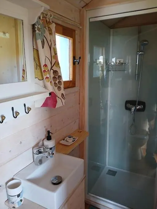 Roulotte Du Touton Avec Jacuzzi Preignan